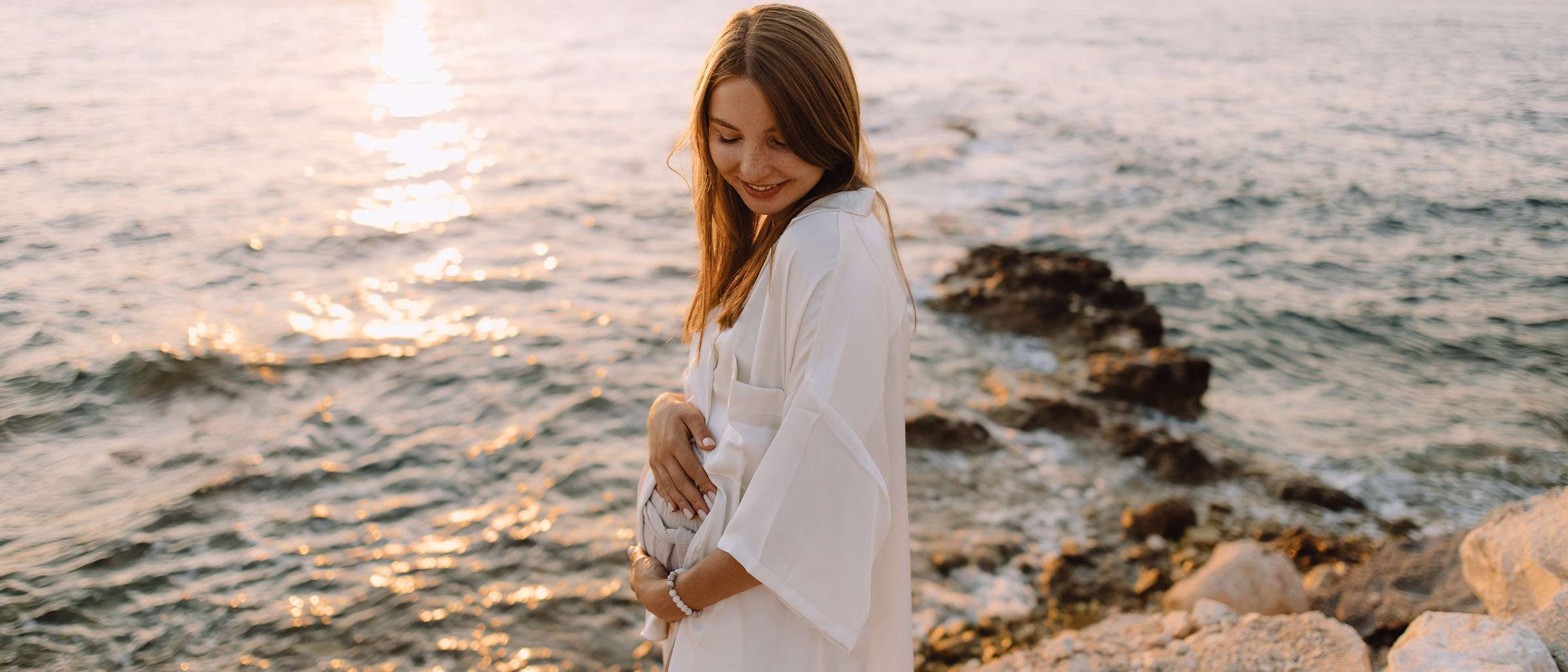 How can A Pregnant Woman Benefit from the Sun without Any Harm?
