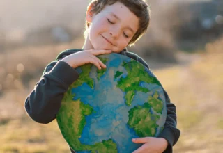 تأثير تغير المناخ على بشرة الأطفال: كيف نحميهم؟